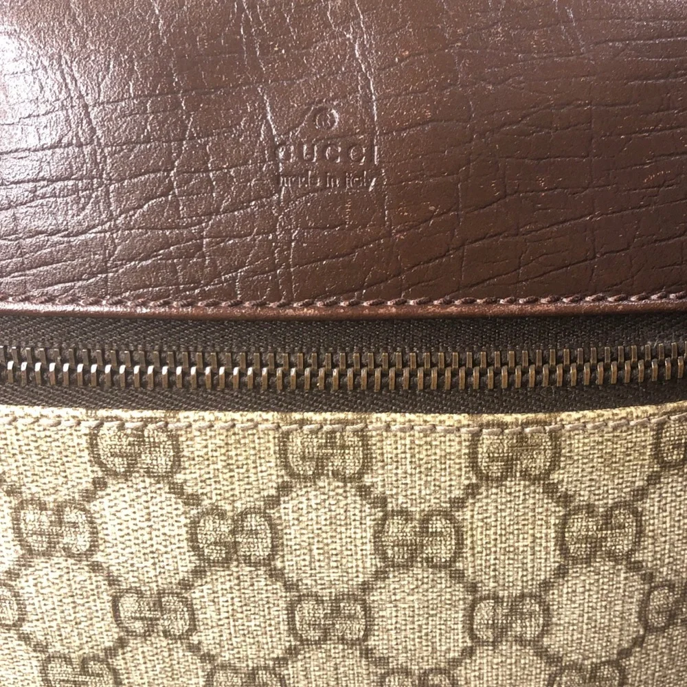 GUCCI GG Supreme Beige Monogram Canvas Messenger Bag with Brown Leather Trim